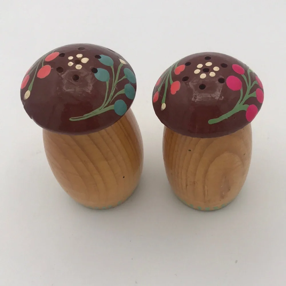 VTG Handpainted Wooden Mushroom Salt & Pepper